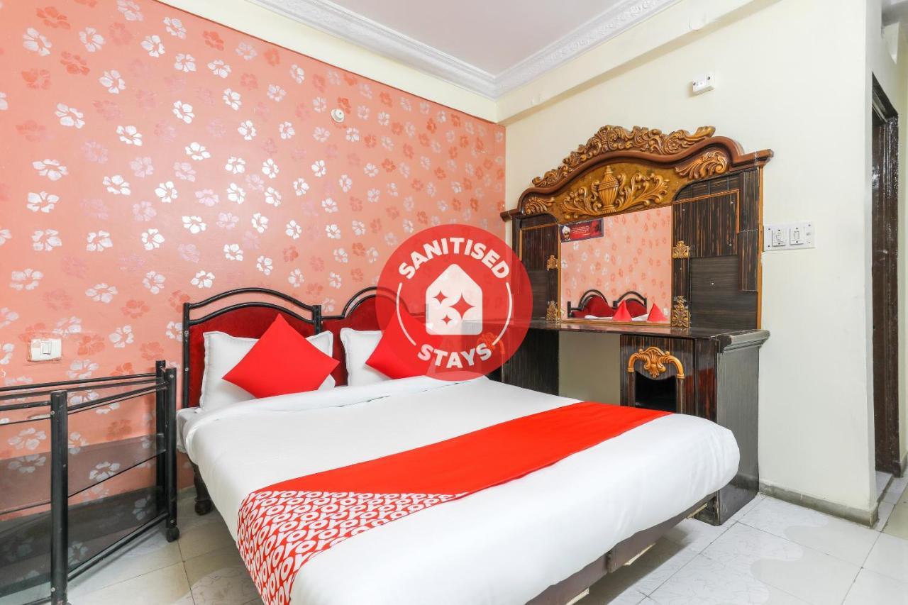 Oyo 62194 Pleasure Palace Hotel Indore Esterno foto