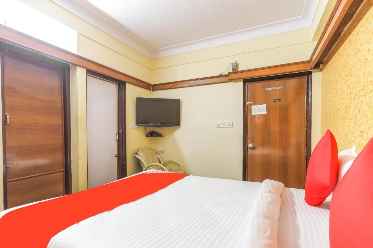 Oyo 62194 Pleasure Palace Hotel Indore Esterno foto