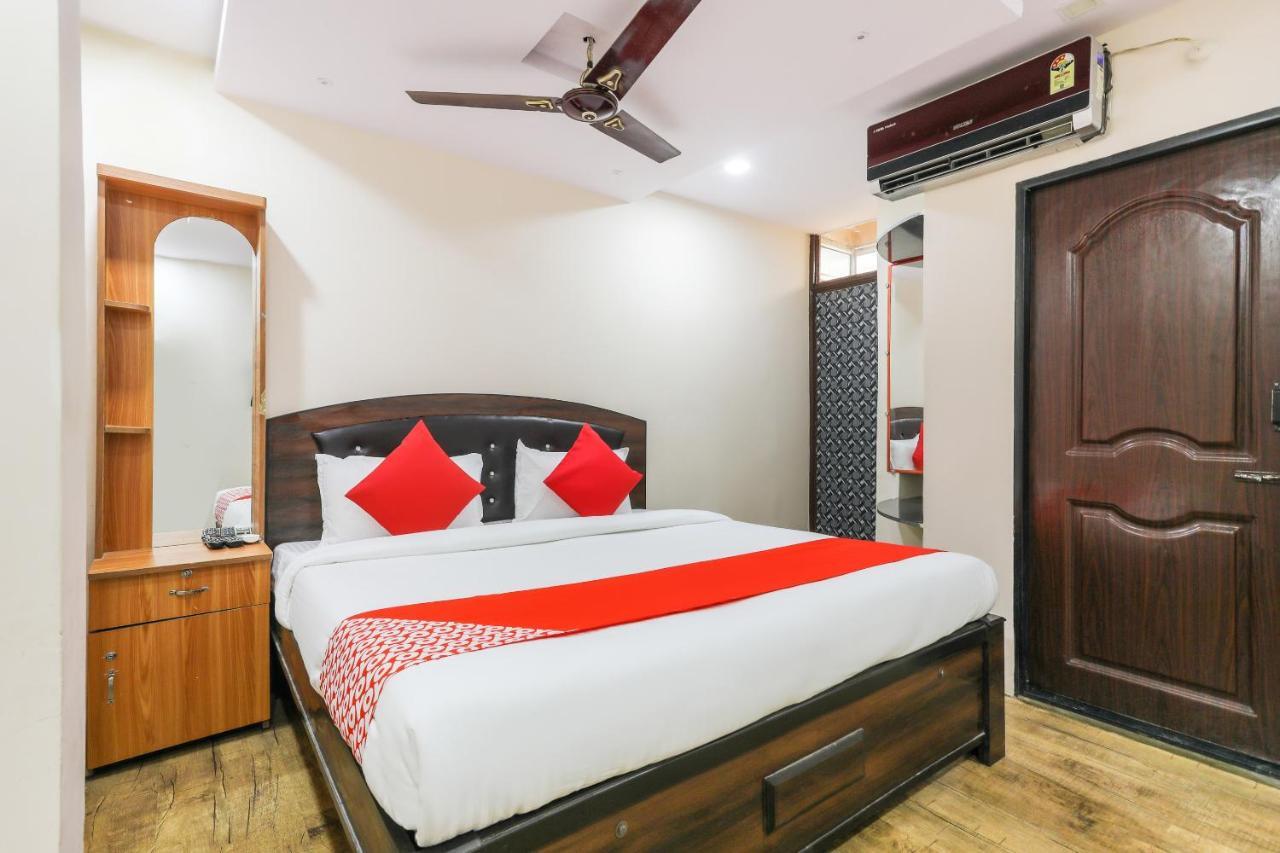 Oyo 62194 Pleasure Palace Hotel Indore Esterno foto