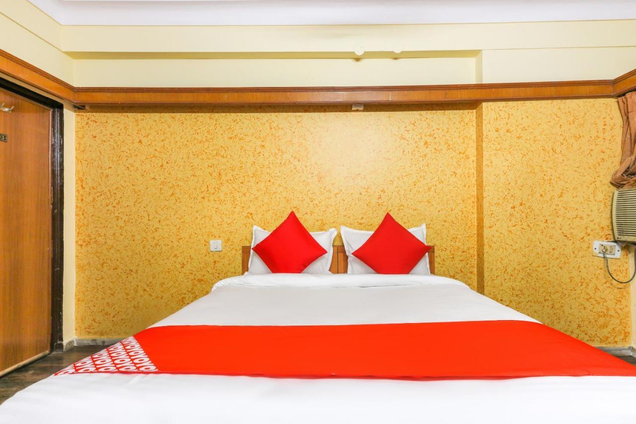 Oyo 62194 Pleasure Palace Hotel Indore Esterno foto