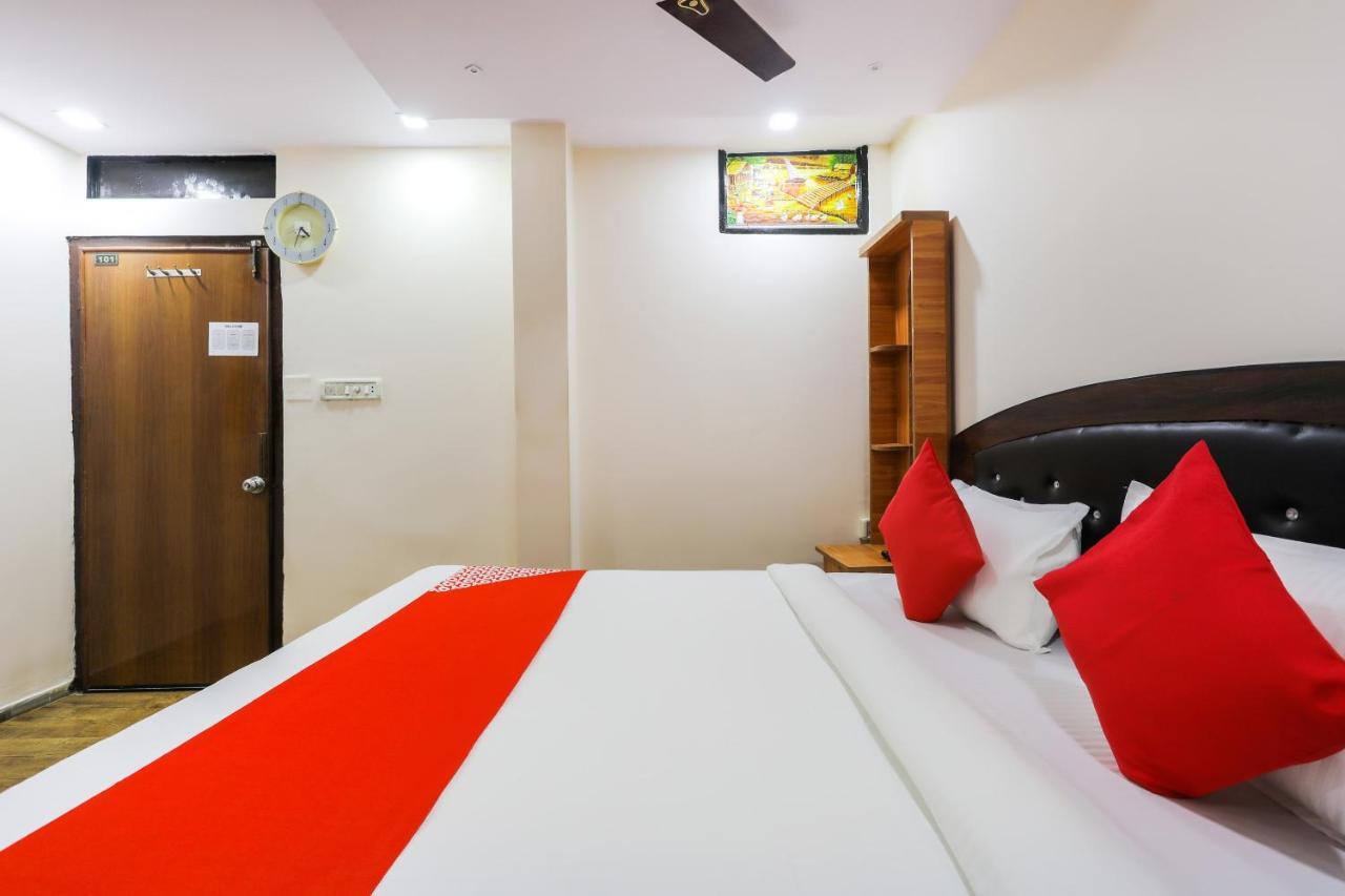 Oyo 62194 Pleasure Palace Hotel Indore Esterno foto