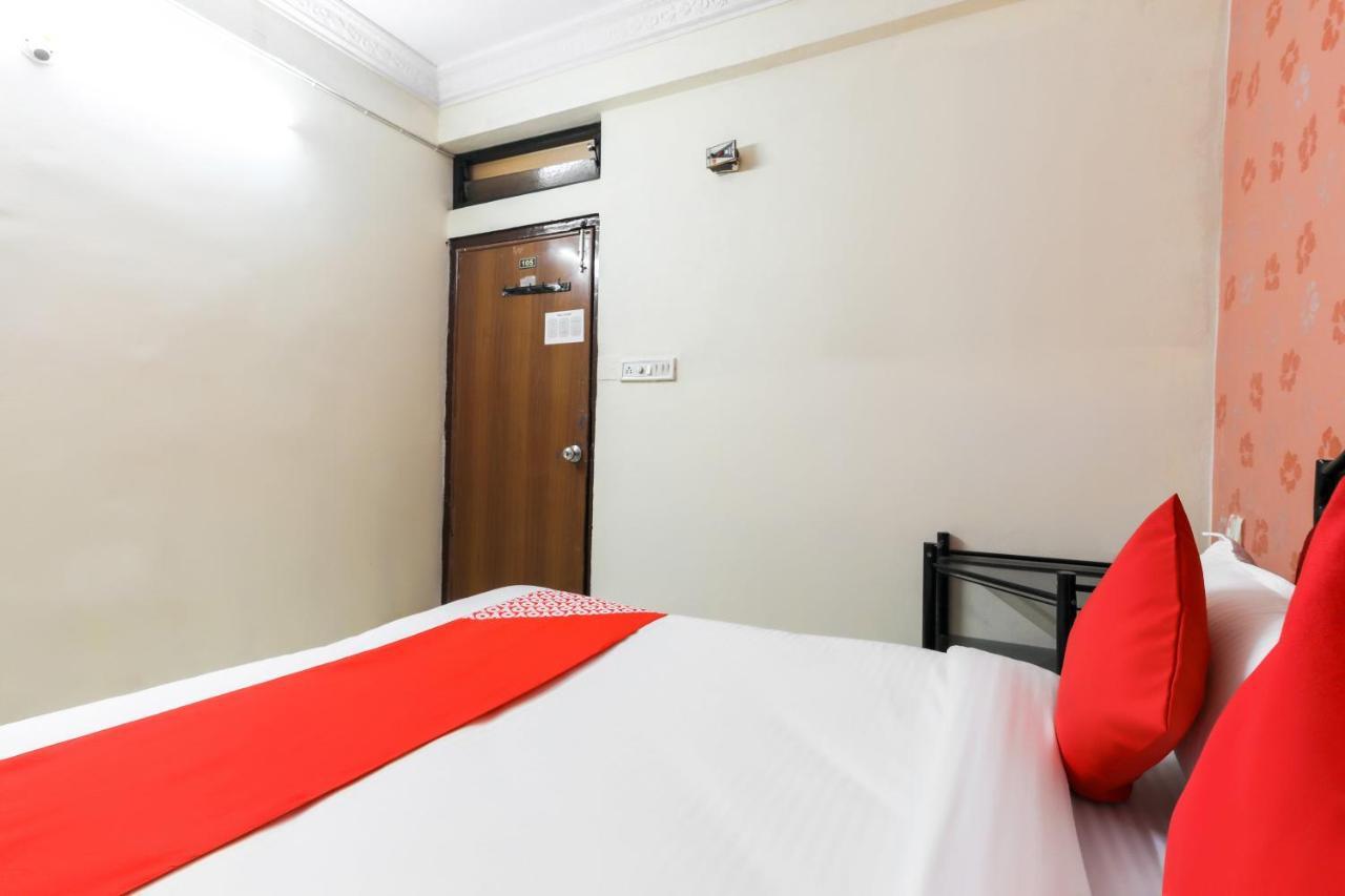 Oyo 62194 Pleasure Palace Hotel Indore Esterno foto