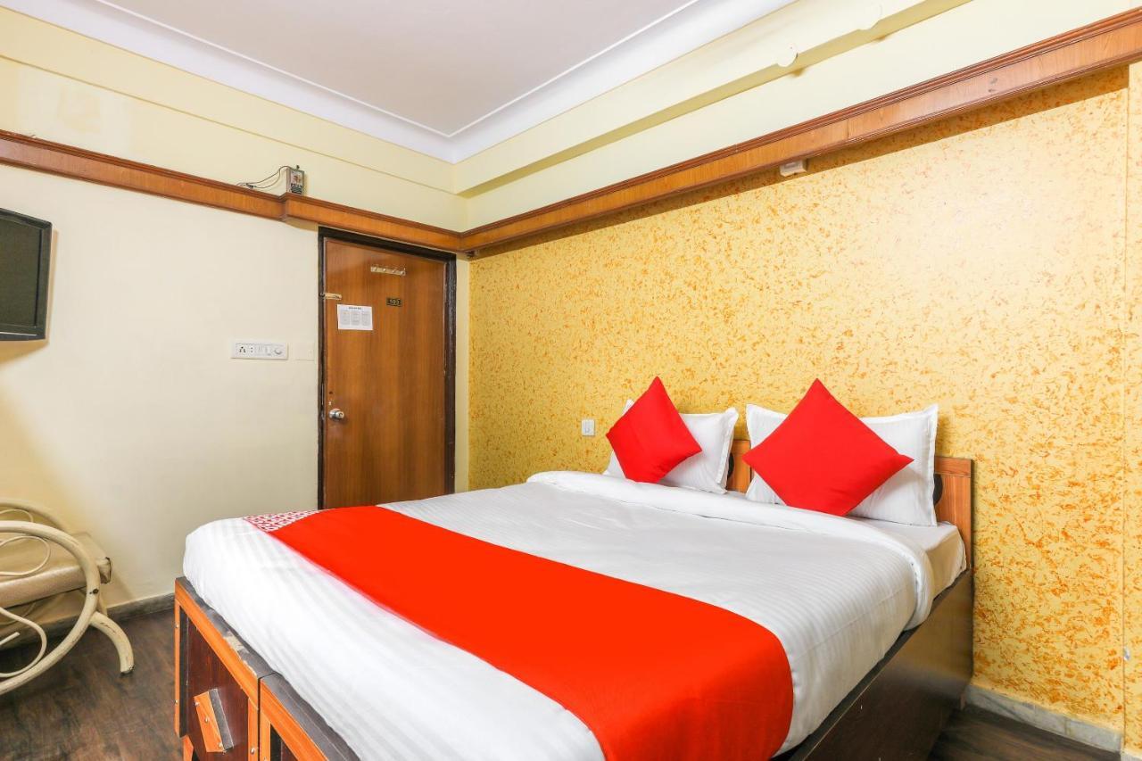 Oyo 62194 Pleasure Palace Hotel Indore Esterno foto