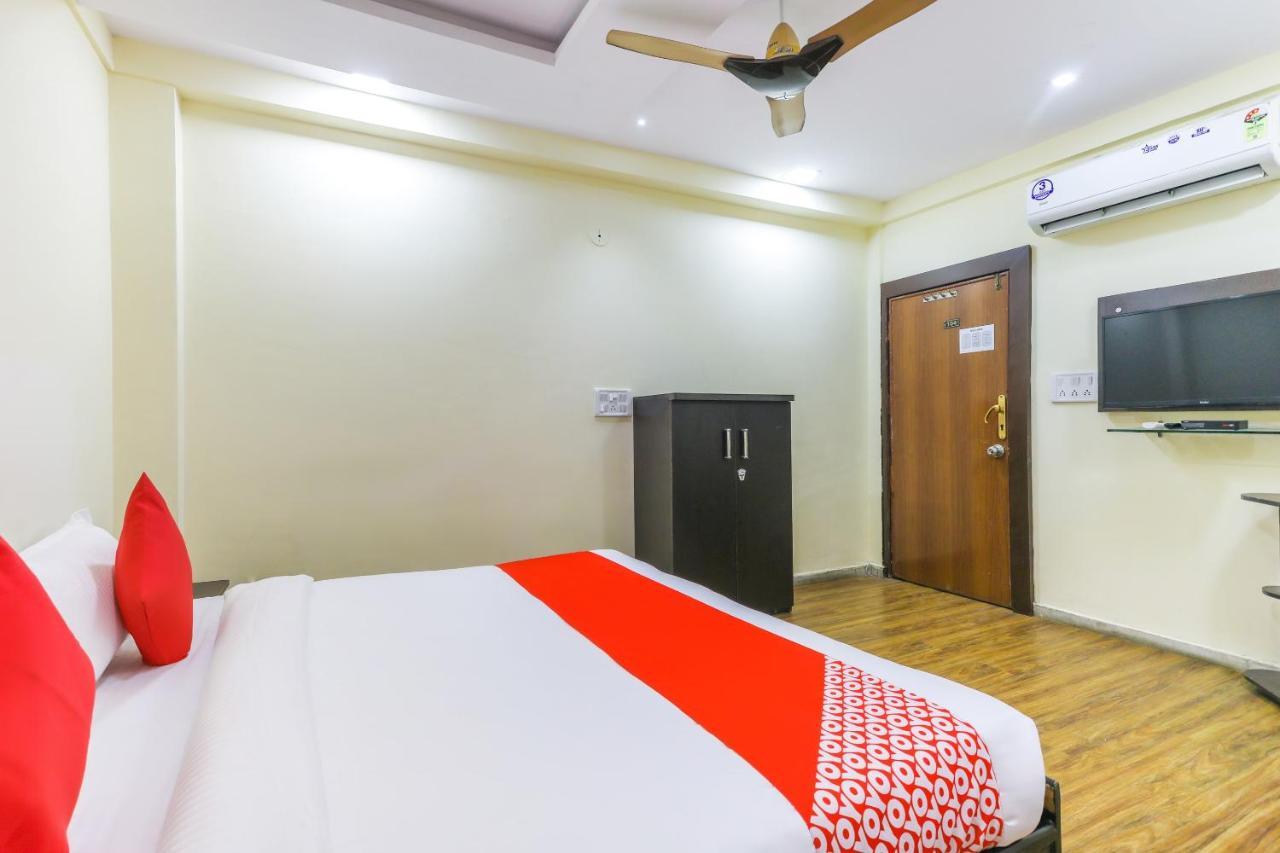 Oyo 62194 Pleasure Palace Hotel Indore Esterno foto