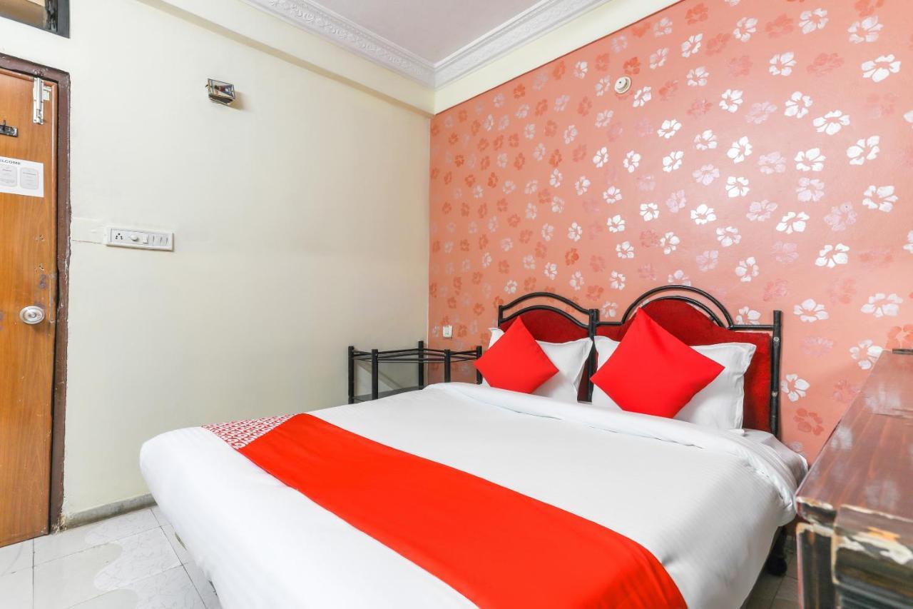 Oyo 62194 Pleasure Palace Hotel Indore Esterno foto