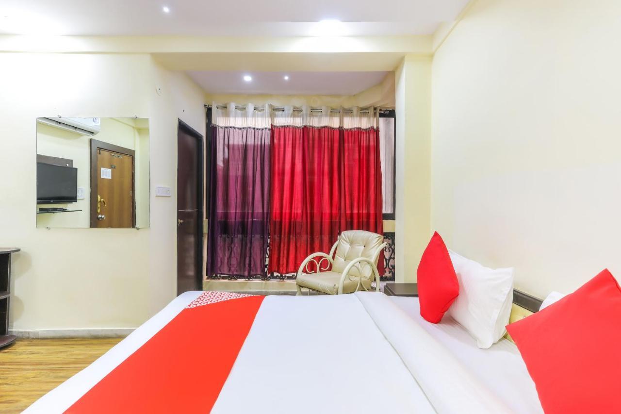 Oyo 62194 Pleasure Palace Hotel Indore Esterno foto
